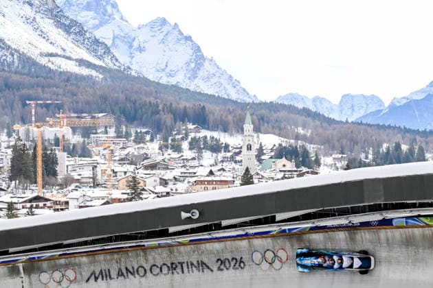OLYMPICS - Winter Olympic Games, Olympische Spiele, Olympia, OS Milano Cortina 2026 CORTINA D AMPEZZO,ITALY,21.FEB.26 - OLYMPICS, BOBSLEIGH - Winter Olympic Games Milano Cortina 2026, 4-man, heat 1 and 2, men. Image shows Adam Edelman, Menachem Chen, Uri Zisman and Omer Katz (ISR).  GEPAxpictures xAlexanderxSolc