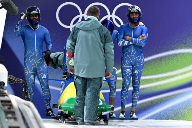 Cortina d Ampezzo, Italy, February 21th 2026. Edson Luques Bindilatti, Davidson Henrique De Souza, Rafael Souza Da Silva, Luis Bacca Goncalves of Brazil before the Bobsleight 4-man Heat 1 race of the Olympic Winter games, Winterspiele,Spiele, Summer games 2026 in Cortina d Ampezzo, Italy. (Photo by Igor Kupljenik Sports Press Photo)  Copyright: xIgorxKupljenikx xSPPx Sportspressphoto_SPR95317