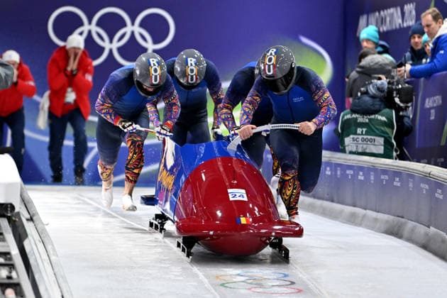 Cortina d Ampezzo, Italy, February 21th 2026. Mihai Cristian Tentea, Mihai Daniel Pacioianu, George Iordache, Constantin Dinescu of Romania in action during the Bobsleight 4-man Heat 1 race of the Olympic Winter games, Winterspiele,Spiele, Summer games 2026 in Cortina d Ampezzo, Italy. (Photo by Igor Kupljenik Sports Press Photo)  Copyright: xIgorxKupljenikx xSPPx Sportspressphoto_SPR95344
