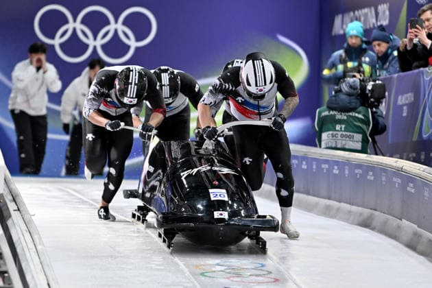 Cortina d Ampezzo, Italy, February 21th 2026. Youngjin Suk, Byungdo Chae, Suhyun Chun, Doyun Lee of Korea in action during the Bobsleight 4-man Heat 1 race of the Olympic Winter games, Winterspiele,Spiele, Summer games 2026 in Cortina d Ampezzo, Italy. (Photo by Igor Kupljenik Sports Press Photo)  Copyright: xIgorxKupljenikx xSPPx Sportspressphoto_SPR95345