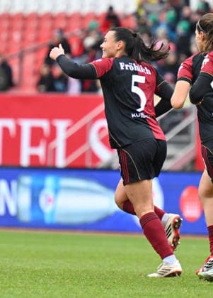21.02.2026 - Fussball - Saison 2025 2026 - 1. Google Pixel Frauen Bundesliga - 19. Spieltag: 1. FC Nürnberg FCN ( Club Clubfrauen ) - FC Carl Zeiss Jena - Sportfoto Zink - xwoxzix - Torjubel Jubel Freude nach Treffer Tor Torschuß zum 1:0 durch Clara Fröhlich Froehlich (5, 1. FC Nürnberg FCN ) -