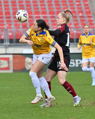 21.02.2026 - Fussball - Saison 2025 2026 - 1. Google Pixel Frauen Bundesliga - 19. Spieltag: 1. FC Nürnberg FCN ( Club Clubfrauen ) - FC Carl Zeiss Jena - Sportfoto Zink - xwoxzix - Elena Mühlemann (30, FC Carl Zeiss Jena ) Franziska Mai (18, 1. FC Nürnberg FCN )