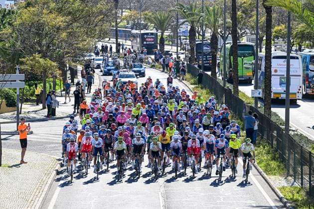 Volta Algarve 2026 Stage 4 LAGOS, PORTUGAL - FEBRUARY 21 : Illustration picture of the peloton during stage 4 of the 52th edition of Volta Algarve an UCI ProSeries 2.Pro cycling road race stage for Men Elite of 175.1 km with start in Albufeira and finish in Lagos on February 21, 2026 in Lagos, Portugal, 21 02 2026 ( Motordriver Guy De Vuyst - Lagos Portugal  Copyright: xNicoxVereeckenx