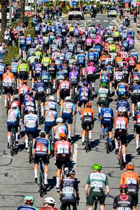 Volta Algarve 2026 Stage 4 LAGOS, PORTUGAL - FEBRUARY 21 : Illustration picture of the peloton during stage 4 of the 52th edition of Volta Algarve an UCI ProSeries 2.Pro cycling road race stage for Men Elite of 175.1 km with start in Albufeira and finish in Lagos on February 21, 2026 in Lagos, Portugal, 21 02 2026 ( Motordriver Guy De Vuyst - Lagos Portugal  Copyright: xNicoxVereeckenx