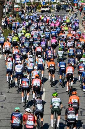 Volta Algarve 2026 Stage 4 LAGOS, PORTUGAL - FEBRUARY 21 : Illustration picture of the peloton during stage 4 of the 52th edition of Volta Algarve an UCI ProSeries 2.Pro cycling road race stage for Men Elite of 175.1 km with start in Albufeira and finish in Lagos on February 21, 2026 in Lagos, Portugal, 21 02 2026 ( Motordriver Guy De Vuyst - Lagos Portugal  Copyright: xNicoxVereeckenx