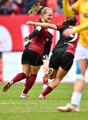 21.02.2026 - Fussball - Saison 2025 2026 - 1. Google Pixel Frauen Bundesliga - 19. Spieltag: 1. FC Nürnberg FCN ( Club Clubfrauen ) - FC Carl Zeiss Jena - Sportfoto Zink - xwoxzix - Torjubel Jubel Freude nach Treffer Tor Torschuß zum 2:0 durch Luisa Guttenberger (4, 1. FC Nürnberg FCN ) -