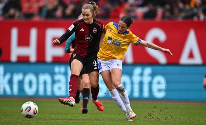 21.02.2026 - Fussball - Saison 2025 2026 - 1. Google Pixel Frauen Bundesliga - 19. Spieltag: 1. FC Nürnberg FCN ( Club Clubfrauen ) - FC Carl Zeiss Jena - Sportfoto Zink - xwoxzix - Luisa Guttenberger (4, 1. FC Nürnberg FCN ) Elena Mühlemann (30, FC Carl Zeiss Jena )