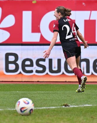 21.02.2026 - Fussball - Saison 2025 2026 - 1. Google Pixel Frauen Bundesliga - 19. Spieltag: 1. FC Nürnberg FCN ( Club Clubfrauen ) - FC Carl Zeiss Jena - Sportfoto Zink - xwoxzix - Torjubel Jubel Freude nach Treffer Tor Torschuß zum 4:0 durch Nastassja Lein (24, 1. FC Nürnberg FCN ) -