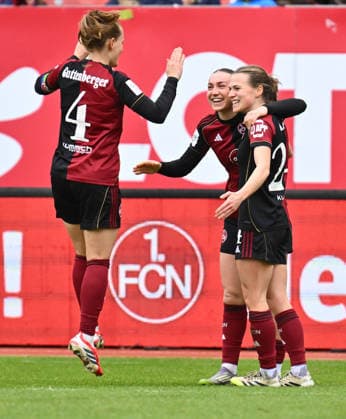 21.02.2026 - Fussball - Saison 2025 2026 - 1. Google Pixel Frauen Bundesliga - 19. Spieltag: 1. FC Nürnberg FCN ( Club Clubfrauen ) - FC Carl Zeiss Jena - Sportfoto Zink - xwoxzix - Torjubel Jubel Freude nach Treffer Tor Torschuß zum 4:0 durch Nastassja Lein (24, 1. FC Nürnberg FCN ) - Luisa Guttenberger (4, 1. FC Nürnberg FCN ) Lara Meroni (11, 1. FC Nürnberg FCN ) Nastassja Lein (24, 1. FC Nürnberg FCN )