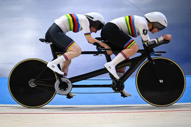 2026 British Cycling Lloyds National Track Championships Picture by Olly Hassell SWpix.com - 21 02 2026 - 2026 British Cycling Lloyds National Track Championships - National Cycling Centre, Manchester, England - Individual Pursuit - W Para B Qualifying - Sophie Unwin and Jenny Holl (Loughborough Lightning) Copyright: x xSWpix.comx(t axPhotographyxHubxLtd)xOllyxHassell SWpix.comx SWP-3203-0549