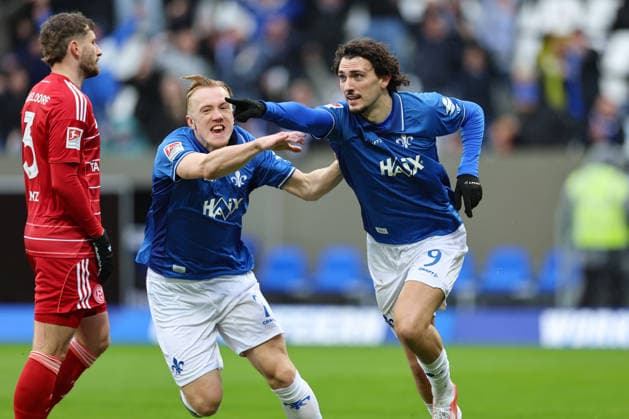 21.02.2026, Fussball 2. Bundesliga, SV Darmstadt 98 - Fortuna Düsseldorf, emonline, emspor, despor, v.l., Torjubel zum 1:0 durch Fraser Hornby (SV Darmstadt 98), Goal celebration, celebrate the goal, Isac Lidberg (SV Darmstadt 98) DFL DFB REGULATIONS PROHIBIT ANY USE OF PHOTOGRAPHS AS IMAGE SEQUENCES AND OR QUASI-VIDEO. xdcx