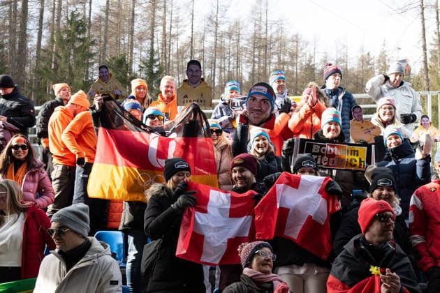 Deutsche Fans beim Viererbob der Männer bei den Olympischen Winterspielen Milano Cortina 2026 im Cortina Sliding Centre, Cortina dAmpezzo, Italien, am 21. Februar 2026. compete in the Mens Four-Man bobsleigh event at the Olympic Winter games, Winterspiele,Spiele, Summer games Milano Cortina 2026 at the Cortina Sliding Centre, Cortina dAmpezzo, Italy, on February 21, 2026. *** German fans at the Mens Four Man bobsleigh event at the Olympic Winter Games Milano Cortina 2026 at the Cortina Sliding Centre, Cortina dAmpezzo, Italy, on February 21, 2026 compete in the Mens Four Man bobsleigh event at the Olympic Winter Games Milano Cortina 2026 at the Cortina Sliding Centre, Cortina dAmpezzo, Italy, on February 21, 2026 Copyright: HMBxMedia MarcxNiemeyer