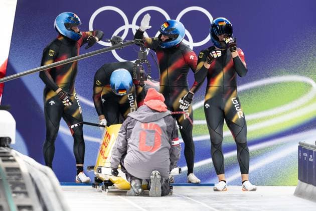 GER – Johannes Lochner, Thorsten Margis, Jörn Wenzel, Georg Fleischhauer, Viererbob der Männer bei den Olympischen Winterspielen Milano Cortina 2026 im Cortina Sliding Centre, Cortina dAmpezzo, Italien, am 21. Februar 2026. compete in the Mens Four-Man bobsleigh event at the Olympic Winter games, Winterspiele,Spiele, Summer games Milano Cortina 2026 at the Cortina Sliding Centre, Cortina dAmpezzo, Italy, on February 21, 2026. *** GER - Johannes Lochner, Thorsten Margis, Jörn Wenzel, Georg Fleischhauer, Mens four-man bobsleigh at the Olympic Winter Games Milano Cortina 2026 at the Cortina Sliding Centre, Cortina dAmpezzo, Italy, on February 21, 2026 compete in the Mens Four Man bobsleigh event at the Olympic Winter Games Milano Cortina 2026 at the Cortina Sliding Centre, Cortina dAmpezzo, Italy, on February 21, 2026 Copyright: HMBxMedia MarcxNiemeyer