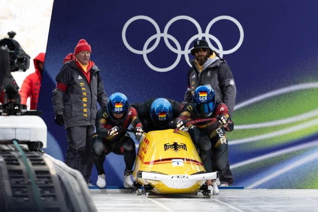 GER – Johannes Lochner, Thorsten Margis, Jörn Wenzel, Georg Fleischhauer, Viererbob der Männer bei den Olympischen Winterspielen Milano Cortina 2026 im Cortina Sliding Centre, Cortina dAmpezzo, Italien, am 21. Februar 2026. compete in the Mens Four-Man bobsleigh event at the Olympic Winter games, Winterspiele,Spiele, Summer games Milano Cortina 2026 at the Cortina Sliding Centre, Cortina dAmpezzo, Italy, on February 21, 2026. *** GER - Johannes Lochner, Thorsten Margis, Jörn Wenzel, Georg Fleischhauer, Mens four-man bobsleigh at the Olympic Winter Games Milano Cortina 2026 at the Cortina Sliding Centre, Cortina dAmpezzo, Italy, on February 21, 2026 compete in the Mens Four Man bobsleigh event at the Olympic Winter Games Milano Cortina 2026 at the Cortina Sliding Centre, Cortina dAmpezzo, Italy, on February 21, 2026 Copyright: HMBxMedia MarcxNiemeyer