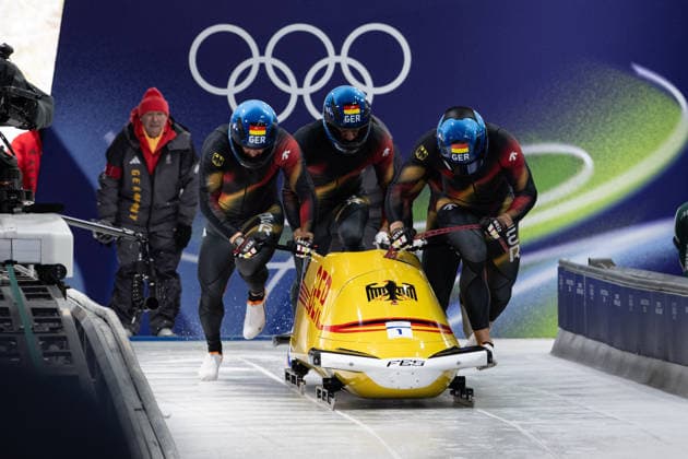 GER – Johannes Lochner, Thorsten Margis, Jörn Wenzel, Georg Fleischhauer, Viererbob der Männer bei den Olympischen Winterspielen Milano Cortina 2026 im Cortina Sliding Centre, Cortina dAmpezzo, Italien, am 21. Februar 2026. compete in the Mens Four-Man bobsleigh event at the Olympic Winter games, Winterspiele,Spiele, Summer games Milano Cortina 2026 at the Cortina Sliding Centre, Cortina dAmpezzo, Italy, on February 21, 2026. *** GER - Johannes Lochner, Thorsten Margis, Jörn Wenzel, Georg Fleischhauer, Mens Four Man bobsleigh at the Olympic Winter Games Milano Cortina 2026 at the Cortina Sliding Centre, Cortina dAmpezzo, Italy, on February 21, 2026 compete in the Mens Four Man bobsleigh event at the Olympic Winter Games Milano Cortina 2026 at the Cortina Sliding Centre, Cortina dAmpezzo, Italy, on February 21, 2026 Copyright: HMBxMedia MarcxNiemeyer