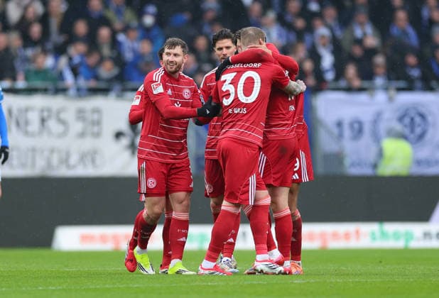 21.02.2026, Fussball 2. Bundesliga, SV Darmstadt 98 - Fortuna Düsseldorf, emonline, emspor, despor, v.l., Torjubel zum 1:0 durch Fraser Hornby (SV Darmstadt 98), Goal celebration, celebrate the goal, Isac Lidberg (SV Darmstadt 98) DFL DFB REGULATIONS PROHIBIT ANY USE OF PHOTOGRAPHS AS IMAGE SEQUENCES AND OR QUASI-VIDEO. xdcx
