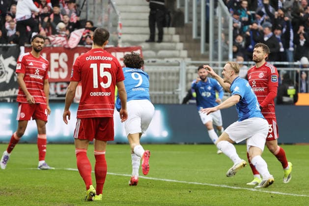 21.02.2026, xtvx, Fussball 2.Bundesliga, SV Darmstadt 98 - Fortuna Duesseldorf v.l. Goal scored, Tor zum 1:0 Fraser Hornby (SV Darmstadt 98) Torjubel, Goal celebration, celebrate the goal, celebrates scoring (DFL DFB REGULATIONS PROHIBIT ANY USE OF PHOTOGRAPHS as IMAGE SEQUENCES and or QUASI-VIDEO) Darmstadt