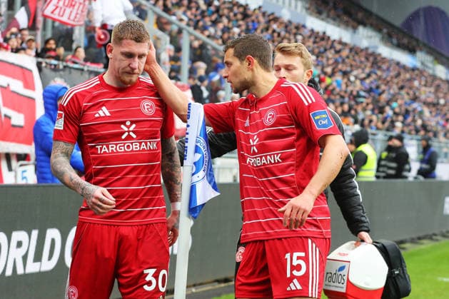 21.02.2026, xtvx, Fussball 2.Bundesliga, SV Darmstadt 98 - Fortuna Duesseldorf v.l. Verletzung Jordy de Wijs (Fortuna Duesseldorf) Jordy de Wijs (Fortuna Duesseldorf) Tim Oberdorf (Fortuna Duesseldorf) (DFL DFB REGULATIONS PROHIBIT ANY USE OF PHOTOGRAPHS as IMAGE SEQUENCES and or QUASI-VIDEO) Darmstadt