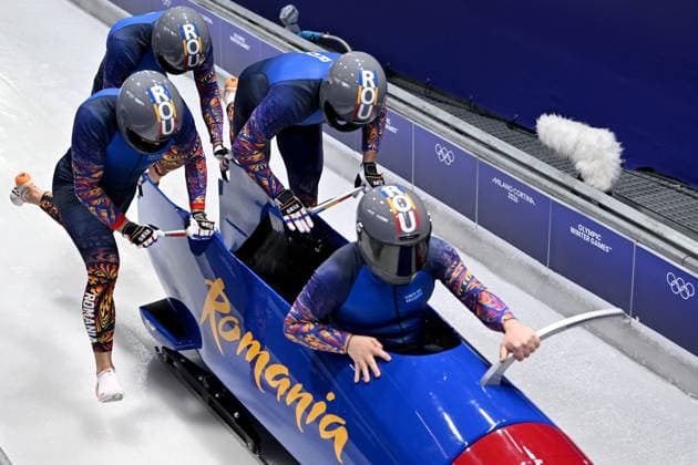 Cortina d Ampezzo, Italy, February 21th 2026. Mihai Cristian Tentea, Mihai Daniel Pacioianu, George Iordache, Constantin Dinescu of Romania in action during the Bobsleight 4-man Heat 1 race of the Olympic Winter games, Winterspiele,Spiele, Summer games 2026 in Cortina d Ampezzo, Italy. (Photo by Igor Kupljenik Sports Press Photo)  Copyright: xIgorxKupljenikx xSPPx Sportspressphoto_SPR95487