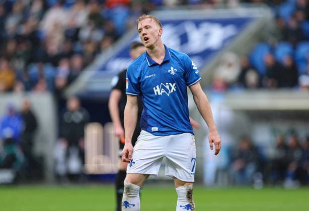 21.02.2026, Fussball 2. Bundesliga, SV Darmstadt 98 - Fortuna Düsseldorf, emonline, emspor, despor, v.l., Isac Lidberg (SV Darmstadt 98) enttaeuscht, enttaeuscht schauend, dissapointed, traurig, frustiert, frust, gefrustet, frustrated DFL DFB REGULATIONS PROHIBIT ANY USE OF PHOTOGRAPHS AS IMAGE SEQUENCES AND OR QUASI-VIDEO. xdcx
