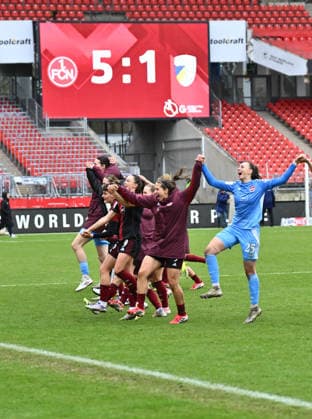 21.02.2026 - Fussball - Saison 2025 2026 - 1. Google Pixel Frauen Bundesliga - 19. Spieltag: 1. FC Nürnberg FCN ( Club Clubfrauen ) - FC Carl Zeiss Jena - Sportfoto Zink - xwoxzix - Mannschaft Team FCn Jubel Freude nach Spielende