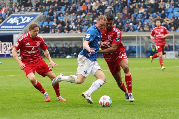 21.02.2026, xtvx, Fussball 2.Bundesliga, SV Darmstadt 98 - Fortuna Duesseldorf v.l. Zweikampf, Duell, duel, tackle, compete Isac Lidberg (SV Darmstadt 98) Yosuke Furukawa (SV Darmstadt 98) (DFL DFB REGULATIONS PROHIBIT ANY USE OF PHOTOGRAPHS as IMAGE SEQUENCES and or QUASI-VIDEO) Darmstadt