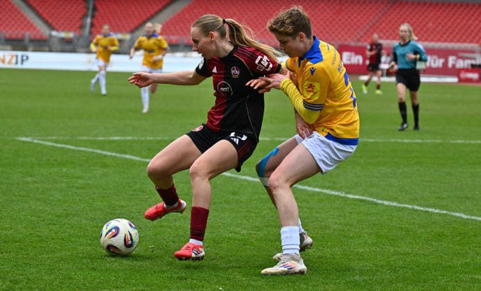 21.02.2026 - Fussball - Saison 2025 2026 - 1. Google Pixel Frauen Bundesliga - 19. Spieltag: 1. FC Nürnberg FCN ( Club Clubfrauen ) - FC Carl Zeiss Jena - Sportfoto Zink - xwoxzix - Emöke Emoeke Papai (15, 1. FC Nürnberg FCN ) Gwen Gwendolyn Mummert (27, FC Carl Zeiss Jena )