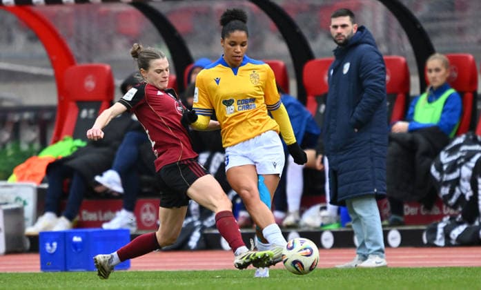 21.02.2026 - Fussball - Saison 2025 2026 - 1. Google Pixel Frauen Bundesliga - 19. Spieltag: 1. FC Nürnberg FCN ( Club Clubfrauen ) - FC Carl Zeiss Jena - Sportfoto Zink - xwoxzix - Nastassja Lein (24, 1. FC Nürnberg FCN ) Josephine Bonsu (23, FC Carl Zeiss Jena )