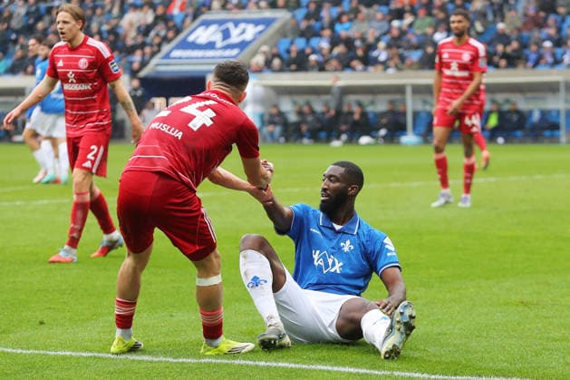 21.02.2026, xtvx, Fussball 2.Bundesliga, SV Darmstadt 98 - Fortuna Duesseldorf v.l. Florent Muslija (Fortuna Duesseldorf) Patric Pfeiffer (SV Darmstadt 98) Portrait (DFL DFB REGULATIONS PROHIBIT ANY USE OF PHOTOGRAPHS as IMAGE SEQUENCES and or QUASI-VIDEO) Darmstadt