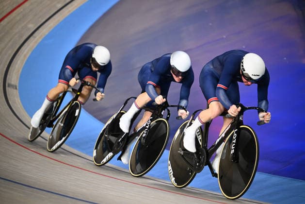 2026 British Cycling Lloyds National Track Championships Picture by Olly Hassell SWpix.com - 21 02 2026 - 2026 British Cycling Lloyds National Track Championships - National Cycling Centre, Manchester, England - Sprint - M Para B Qualifying - Team Inspired B Copyright: x xSWpix.comx(t axPhotographyxHubxLtd)xOllyxHassell SWpix.comx SWP-3203-0581