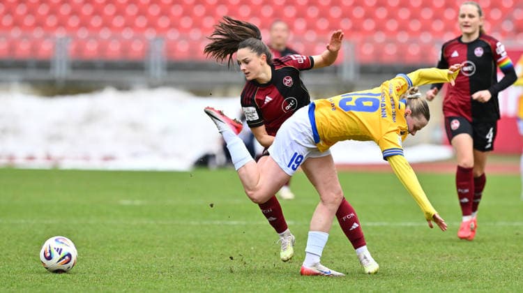 21.02.2026 - Fussball - Saison 2025 2026 - 1. Google Pixel Frauen Bundesliga - 19. Spieltag: 1. FC Nürnberg FCN ( Club Clubfrauen ) - FC Carl Zeiss Jena - Sportfoto Zink - xwoxzix - Sanja Homann (19, 1. FC Nürnberg FCN ) Hannah Lehmann (19, FC Carl Zeiss Jena )