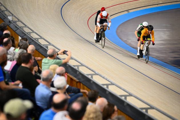 2026 British Cycling Lloyds National Track Championships Picture by Olly Hassell SWpix.com - 21 02 2026 - 2026 British Cycling Lloyds National Track Championships - National Cycling Centre, Manchester, England - Sprint - M Para B Qualifying - Frederick Ireland, Josh Matten (Graham Weigh Racing) Copyright: x xSWpix.comx(t axPhotographyxHubxLtd)xOllyxHassell SWpix.comx SWP-3203-0584