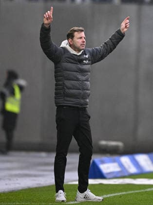 Florian Kohfeldt (SV Darmstadt 1898, Trainer) gestikuliert, GER, SV Darmstadt 98 vs Fortuna Düsseldorf, Fussball, 2. Bundesliga, 23. Spieltag, Spielzeit 2025 2026, 21.02.2026. DFL regulations prohibit any use of photographs as image sequences and or quasi-video GER, SV Darmstadt 98 vs Fortuna Düsseldorf, Fussball, 2. Bundesliga, 23. Spieltag, Spielzeit 2025 2026, 21.02.2026. Darmstadt