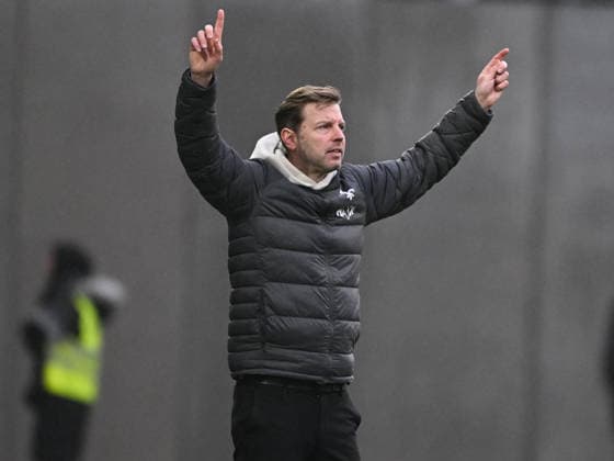 Florian Kohfeldt (SV Darmstadt 1898, Trainer) gestikuliert, GER, SV Darmstadt 98 vs Fortuna Düsseldorf, Fussball, 2. Bundesliga, 23. Spieltag, Spielzeit 2025 2026, 21.02.2026. DFL regulations prohibit any use of photographs as image sequences and or quasi-video GER, SV Darmstadt 98 vs Fortuna Düsseldorf, Fussball, 2. Bundesliga, 23. Spieltag, Spielzeit 2025 2026, 21.02.2026. Darmstadt