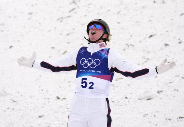 (260221) -- LIVIGNO, Feb. 21, 2026 -- Connor Curran of the United States celebrates during the freestyle skiing mixed team aerials final 1 at the Milan-Cortina 2026 Olympic Winter games, Winterspiele,Spiele, Summer games in Livigno, Italy, Feb. 21, 2026. ) (MICO2026)ITALY-LIVIGNO-OLYMPIC WINTER GAMES-FREESTYLE SKIING-MIXED TEAM AERIALS-FINAL HuxChao 