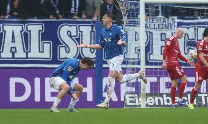 21.02.2026, Fussball 2. Bundesliga, SV Darmstadt 98 - Fortuna Düsseldorf, emonline, emspor, despor, v.l., Torjubel zum 2:1 durch Matej Maglica (SV Darmstadt 98), Goal celebration, celebrate the goal DFL DFB REGULATIONS PROHIBIT ANY USE OF PHOTOGRAPHS AS IMAGE SEQUENCES AND OR QUASI-VIDEO. xdcx