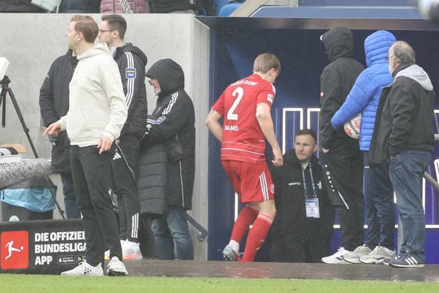 21.02.2026, xtvx, Fussball 2.Bundesliga, SV Darmstadt 98 - Fortuna Duesseldorf v.l. Rote Karte, red card Jesper Daland (Fortuna Duesseldorf) (DFL DFB REGULATIONS PROHIBIT ANY USE OF PHOTOGRAPHS as IMAGE SEQUENCES and or QUASI-VIDEO) Darmstadt