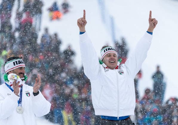 OLYMPICS - Winter Olympic Games, Olympische Spiele, Olympia, OS Milano Cortina 2026 LIVIGNO,ITALY,21.FEB.26 - OLYMPICS, FREE SKI, FREESTYLE SKIING - Winter Olympic Games Milano Cortina 2026, Skicross, men, final, medal ceremony. Image shows Federico Tomasoni (ITA) and the rejoicing Simone Deromedis (ITA). Keywords: medal.  GEPAxpictures xWolfgangxGrebien