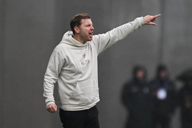 Florian Kohfeldt (SV Darmstadt 1898, Trainer) gestikuliert, GER, SV Darmstadt 98 vs Fortuna Düsseldorf, Fussball, 2. Bundesliga, 23. Spieltag, Spielzeit 2025 2026, 21.02.2026. DFL regulations prohibit any use of photographs as image sequences and or quasi-video GER, SV Darmstadt 98 vs Fortuna Düsseldorf, Fussball, 2. Bundesliga, 23. Spieltag, Spielzeit 2025 2026, 21.02.2026. Darmstadt
