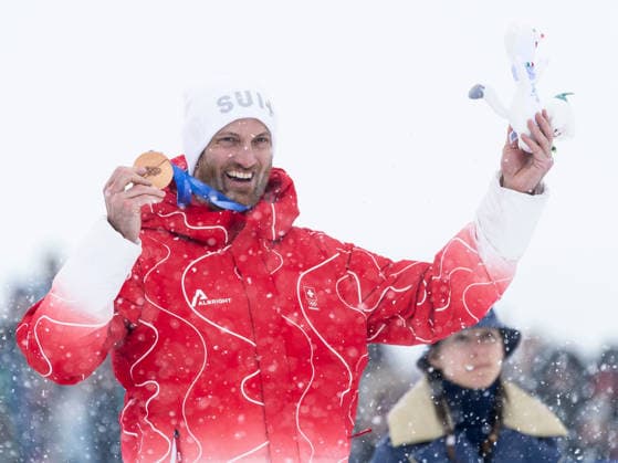 OLYMPICS - Winter Olympic Games, Olympische Spiele, Olympia, OS Milano Cortina 2026 LIVIGNO,ITALY,21.FEB.26 - OLYMPICS, FREE SKI, FREESTYLE SKIING - Winter Olympic Games Milano Cortina 2026, Skicross, men, final, medal ceremony. Image shows Alex Fiva (SUI). Keywords: medal.  GEPAxpictures xWolfgangxGrebien