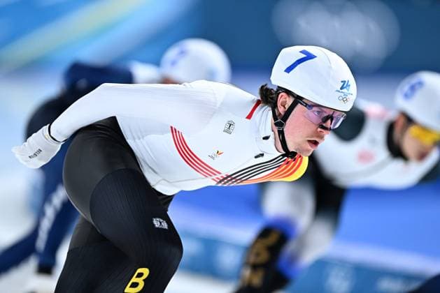 Belgian speed skater Indra Medard pictured in action during the semifinals of the mass start men Speed skating, Eisschnelllauf at the Milano Cortina 2026 Olympic Winter games, Winterspiele,Spiele, Summer games on Saturday 21 February 2026 in Milan, Italy. The XXV Winter Olympics take place from 6 to 22 February 2026 in Italy. JASPERxJACOBS  x164413303x