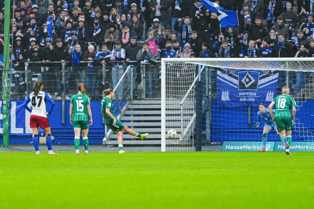 Tor zum 1:1 per Elfmeter Strafstoss Larissa Muehlhaus (SV Werder Bremen, 07) GER, Hamburger SV vs. SV Werder Bremen, Frauen, Fussball, 1. Bundesliga, Spieltag 19, Saison 2025 2026, 21.02.2026 GER, Hamburger SV vs. SV Werder Bremen, Frauen, Fussball, 1. Bundesliga, Spieltag 19, Saison 2025 2026, 21.02.2026 Hamburg Copyright: xEibner-Pressefoto MarcelxvonxFehrnx EP_MFN