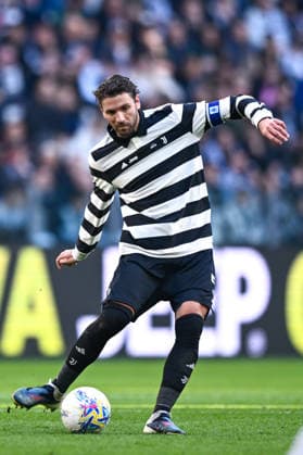2026-02-21 Juventus FC v Como 1907 - Serie A TURIN, ITALY - FEBRUARY 21: Manuel Locatelli of Juventus FC in action during the Serie A match between Juventus FC and Como 1907 at Allianz Stadium on February 21, 2026 in Turin, Italy. (Photo by Alberto Gandolfo BSR Agency) Turin Italy Content not available for redistribution in The Netherlands directly or indirectly through any third parties. Copyright: xBSRxAgencyx