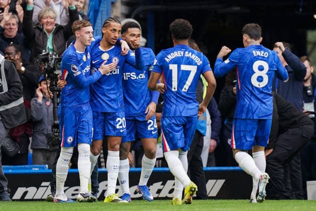 Chelsea v Burnley, Premier League Joao Pedro of Chelsea celebrating his goal to make it 1-0 during the Chelsea v Burnley Premier League match at Stamford Bridge, London, England on 21 February 2026 Credit: Dylan Hepworth Every Second Media Editorial use only. All images are copyright Every Second Media Limited. No images may be reproduced without prior permission. All rights reserved. Premier League and Football League images are subject to licensing agreements with Football DataCo Limited. see https: www.football-dataco.com Copyright: xIMAGO EveryxSecondxMediax ESM-1812-0018 DylanxHepworthx xEveryxSecondxMediax