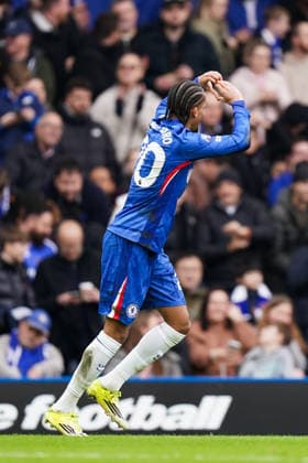 Chelsea v Burnley, Premier League Joao Pedro of Chelsea celebrating his goal to make it 1-0 during the Chelsea v Burnley Premier League match at Stamford Bridge, London, England on 21 February 2026 Credit: Dylan Hepworth Every Second Media Editorial use only. All images are copyright Every Second Media Limited. No images may be reproduced without prior permission. All rights reserved. Premier League and Football League images are subject to licensing agreements with Football DataCo Limited. see https: www.football-dataco.com Copyright: xIMAGO EveryxSecondxMediax ESM-1812-0026 DylanxHepworthx xEveryxSecondxMediax