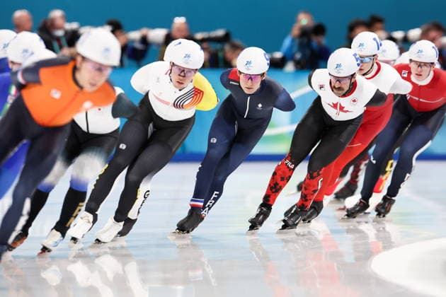 ITALY, MILAN - FEBRUARY 21, 2026: Indra Medard (3rd L) of Belgium, Mathieu Belloir (C) of France, Antoine Gelinas-Beaulieu (3rd R) of Canada, and Vladimir Semirunniy (2nd R) of Poland compete in the men s mass start Speed skating, Eisschnelllauf semifinal race at Milano Speed Skating Stadium during the 2026 Winter Olympic Games, Olympische Spiele, Olympia, OS 2026 Winter Olympics: Speed Skating  - ZUMAt113 20260221_zaa_t113_399 Copyright: xPeterxKovalevx