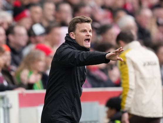 Brentford v Brighton and Hove Albion, Premier League, Football, Gtech Community Stadium, Brentford, London, UK - 21 Feb 2026 Yannick Euvrard technical coach of Brighton shouts directions to the team. London Gtech Community Stadium Brentford UK, UK NEWSPAPERS OUT Copyright: xSeanxRyanx