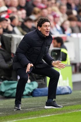 Brentford v Brighton and Hove Albion, Premier League, Football, Gtech Community Stadium, Brentford, London, UK - 21 Feb 2026 Keith Andrews manager of Brentford shouts directions to his team. London Gtech Community Stadium Brentford UK, UK NEWSPAPERS OUT Copyright: xSeanxRyanx
