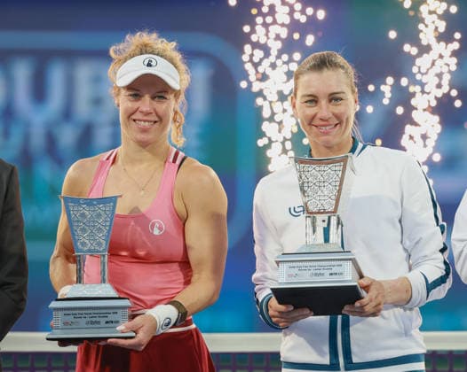 L-R. Finalisten Laura Siegemund und Vera Zvonareva mit dem Pokal, Trophae, Damen Doppel, Women s Doubles, Siegerehrung, Presentation Dubai Duty Free Tennis Championships, Dubai, U.A.E. Copyright: xJuergenxHasenkopfx
