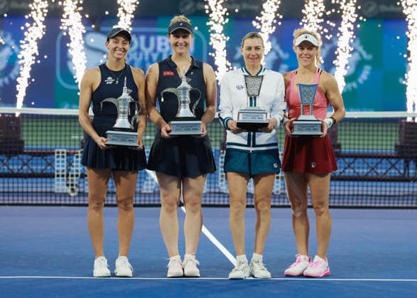 Sieger Luisa Stefani und Gabriela Dabrowski mit den Finalisten Laura Siegemund und Vera Zvonareva, Pokal, Trophae, Damen Doppel, Women s Doubles, Siegerehrung, Presentation Dubai Duty Free Tennis Championships, Dubai, U.A.E. Copyright: xJuergenxHasenkopfx